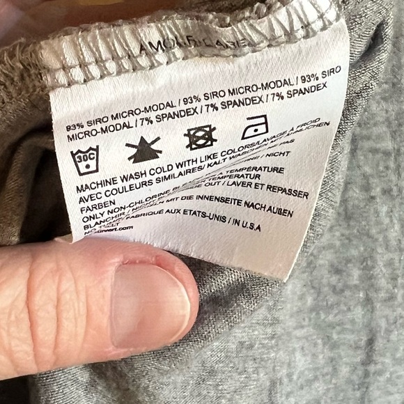 Amour Vert Split Back Muscle Tank - Picture 6 of 6